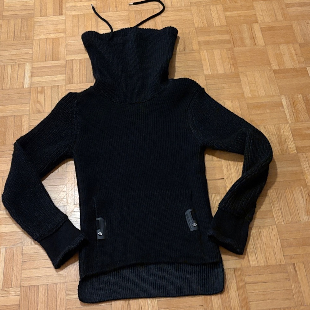 Leif Nelson.   Black  Sweater